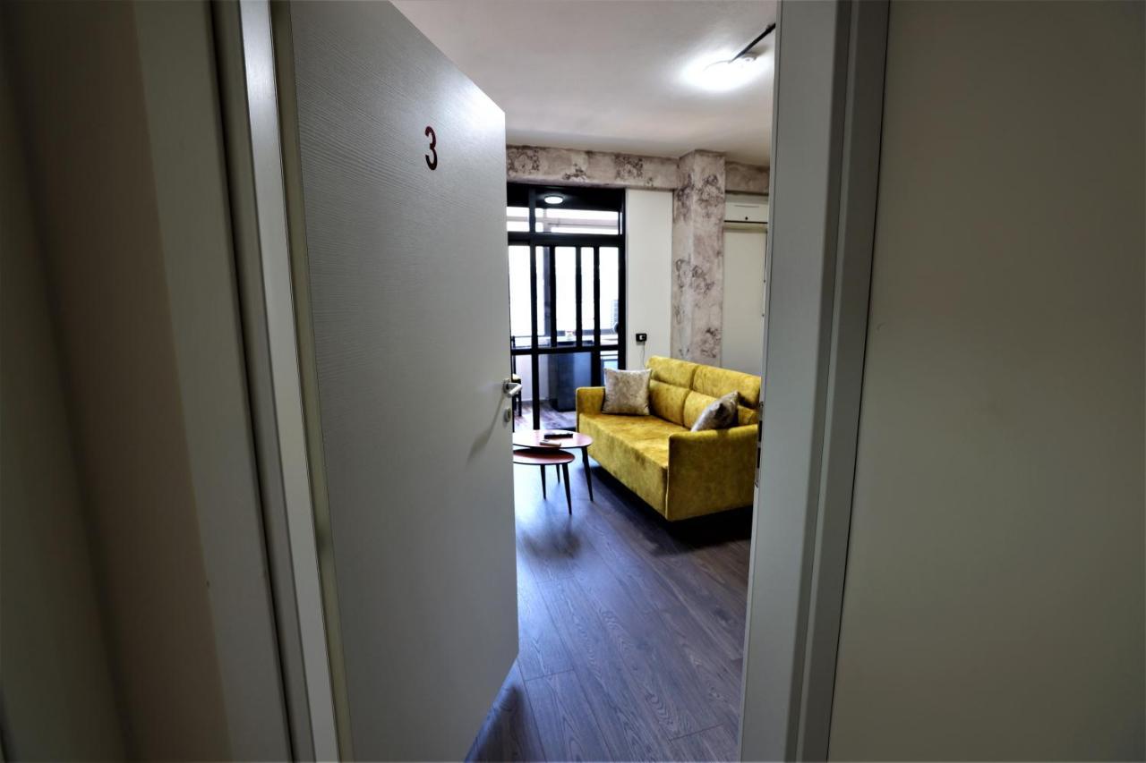Stylish Studio In The Heart Of Tirana #3 Apartment Luaran gambar