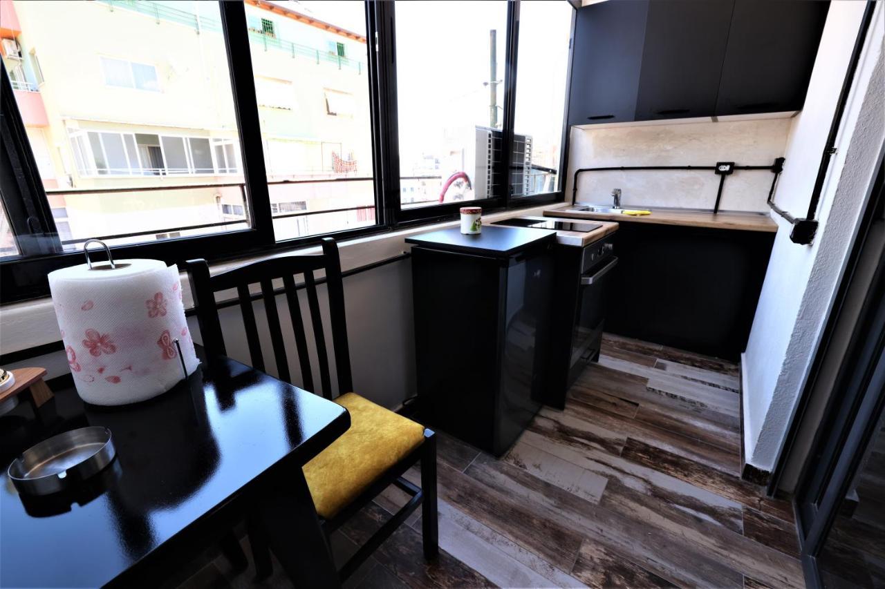 Stylish Studio In The Heart Of Tirana #3 Apartment Luaran gambar